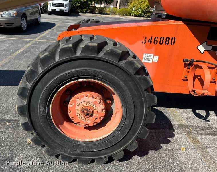 image for item DO2260 2000 JLG 600S boom lift