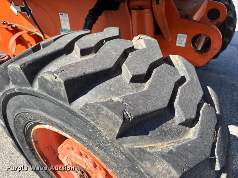 image for item DO2260 2000 JLG 600S boom lift