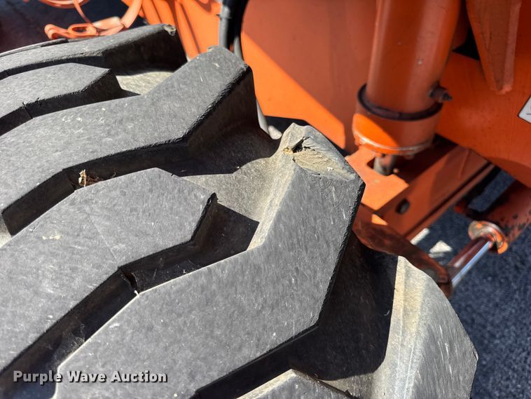 image for item DO2260 2000 JLG 600S boom lift