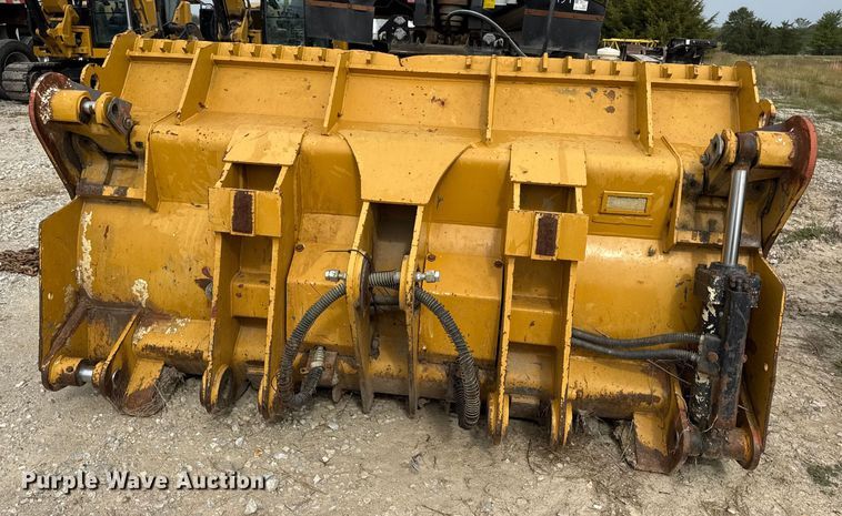 image for item DO2319 2009 Caterpillar 286-0049 track loader four-in-on bucket