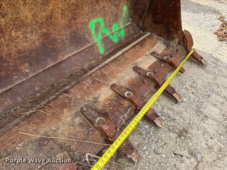 image for item DO2319 2009 Caterpillar 286-0049 track loader four-in-on bucket