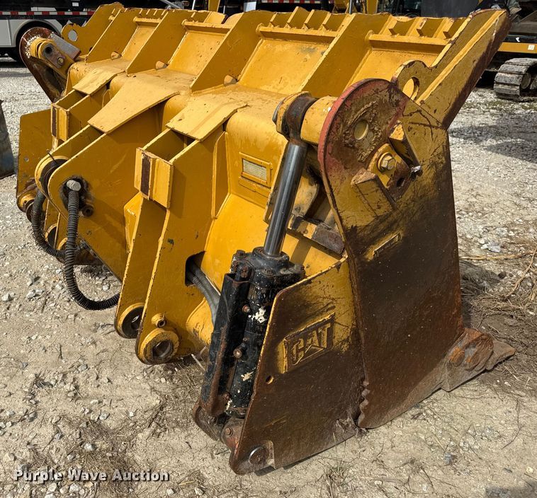 image for item DO2319 2009 Caterpillar 286-0049 track loader four-in-on bucket