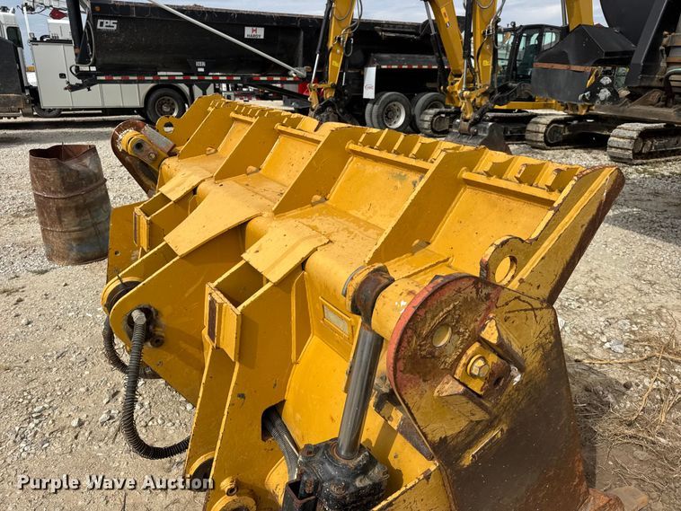 image for item DO2319 2009 Caterpillar 286-0049 track loader four-in-on bucket