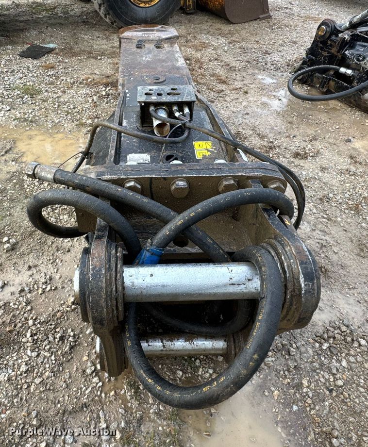 image for item DO2330 2017 Caterpillar H160E S breaker