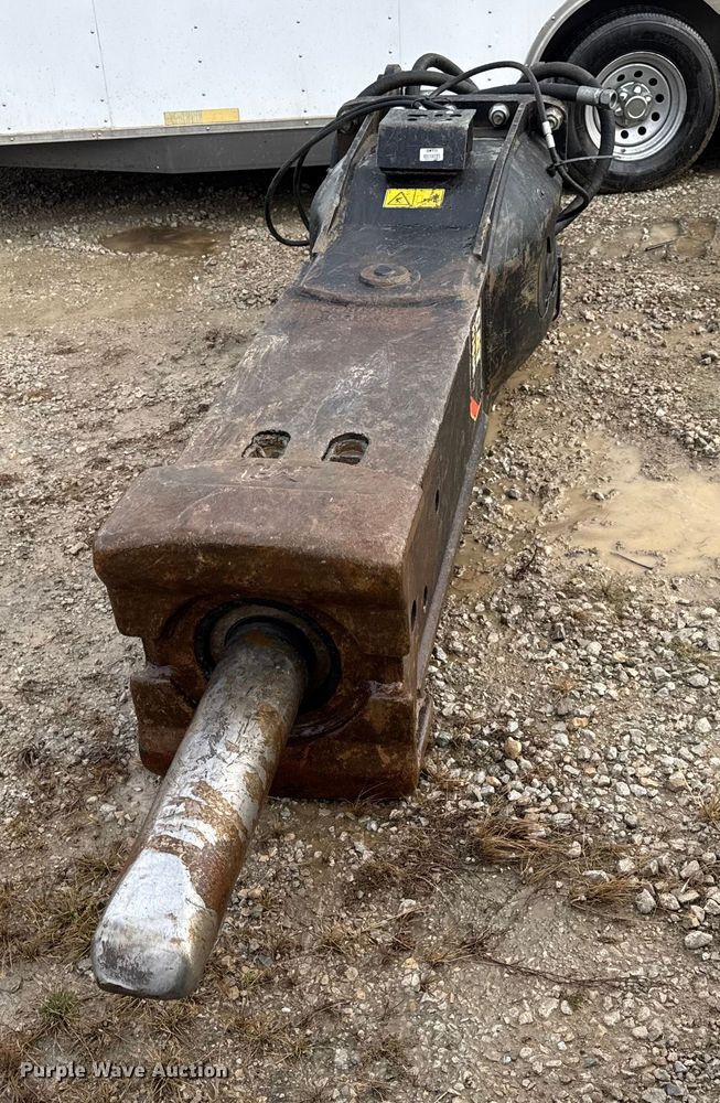 image for item DO2330 2017 Caterpillar H160E S breaker