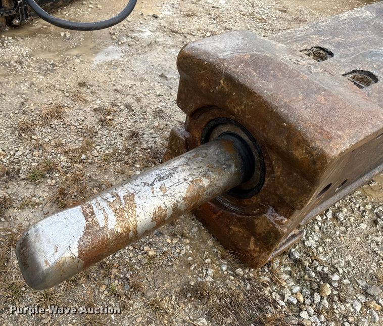 image for item DO2330 2017 Caterpillar H160E S breaker