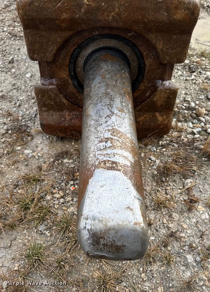 image for item DO2330 2017 Caterpillar H160E S breaker