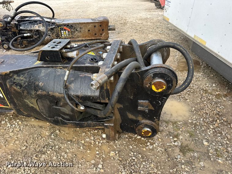 image for item DO2330 2017 Caterpillar H160E S breaker