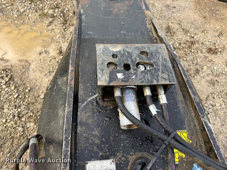 image for item DO2330 2017 Caterpillar H160E S breaker