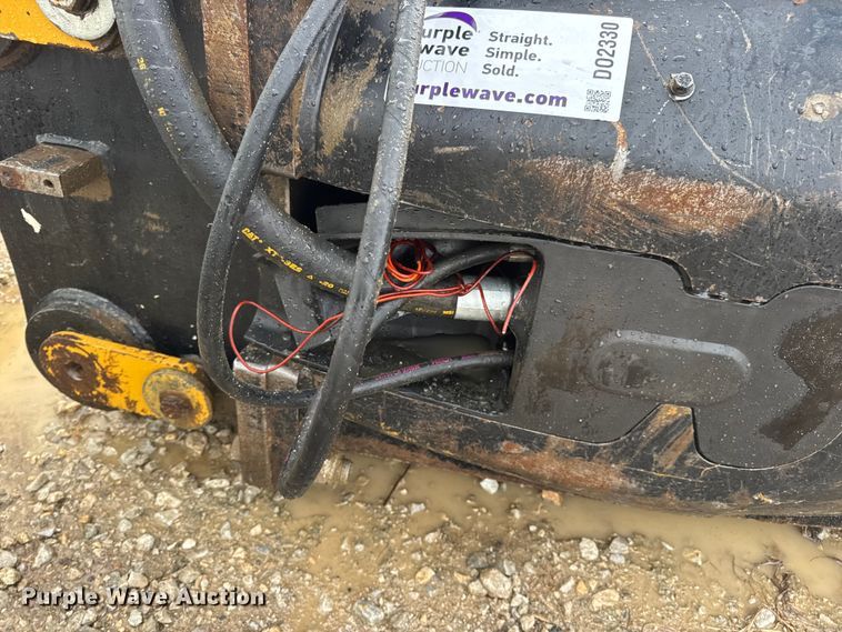 image for item DO2330 2017 Caterpillar H160E S breaker