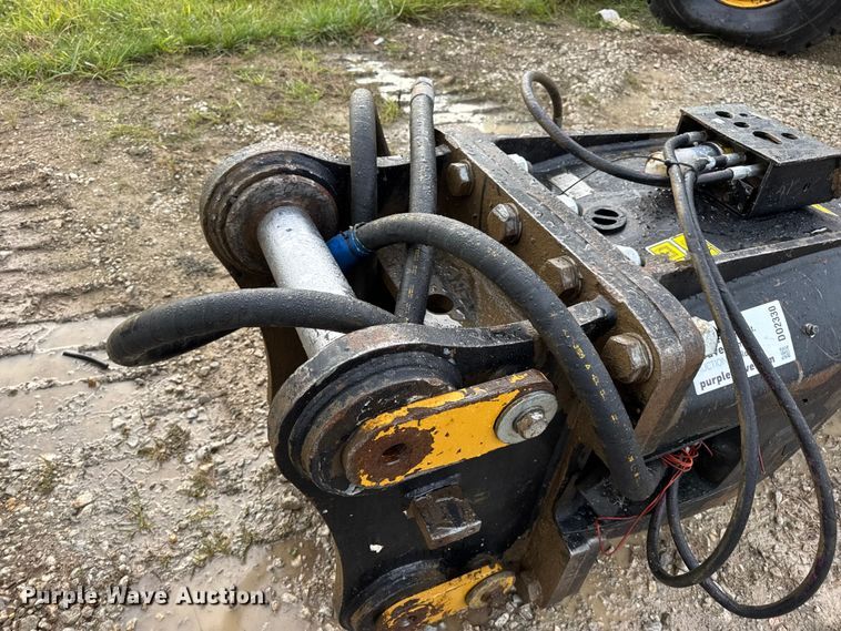 image for item DO2330 2017 Caterpillar H160E S breaker