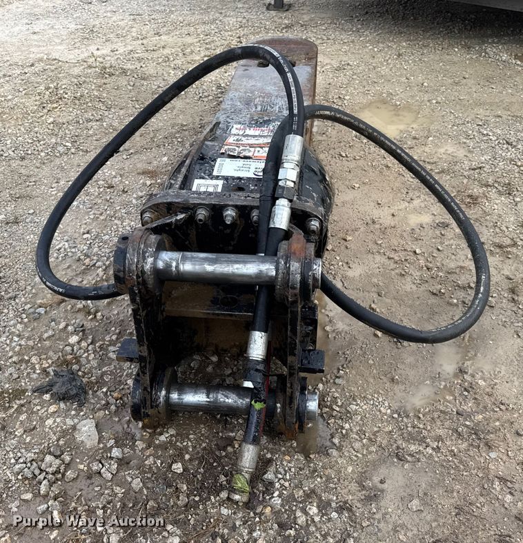 image for item DO2331 Caterpillar H130ES breaker