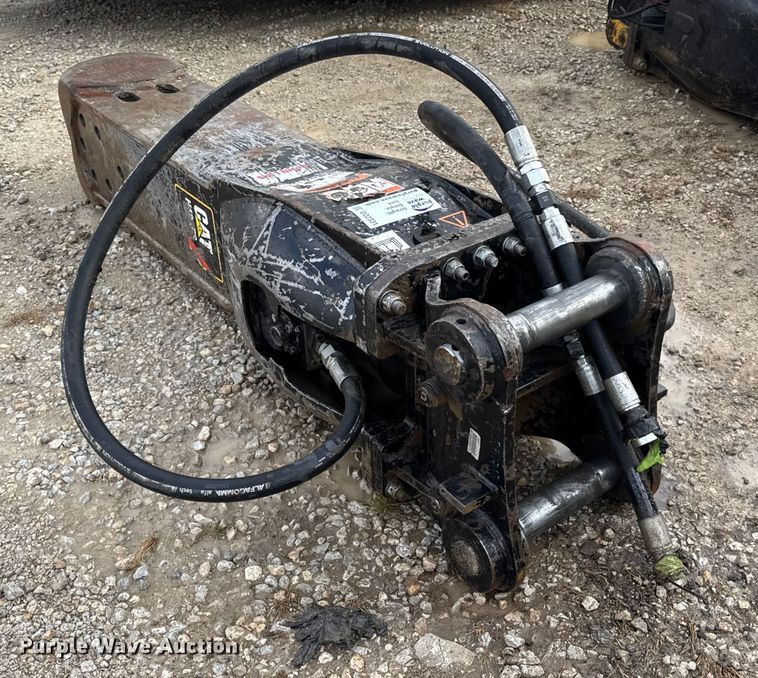 image for item DO2331 Caterpillar H130ES breaker