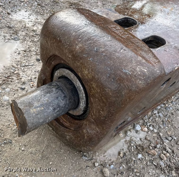 image for item DO2331 Caterpillar H130ES breaker