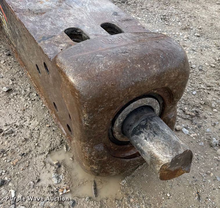 image for item DO2331 Caterpillar H130ES breaker