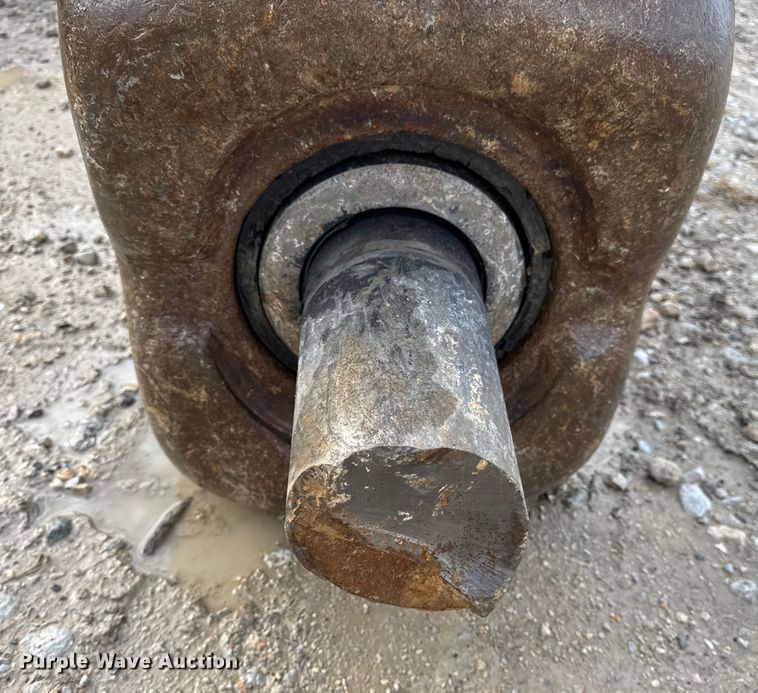 image for item DO2331 Caterpillar H130ES breaker