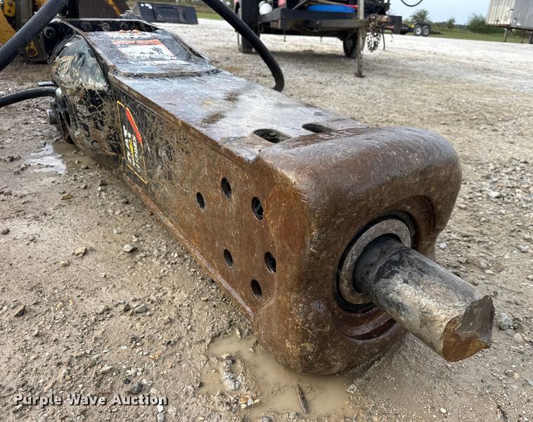 image for item DO2331 Caterpillar H130ES breaker