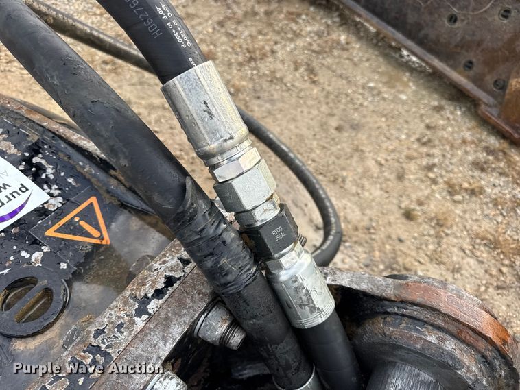 image for item DO2331 Caterpillar H130ES breaker