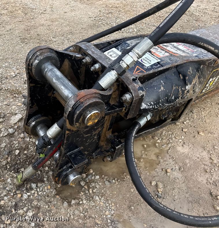 image for item DO2331 Caterpillar H130ES breaker