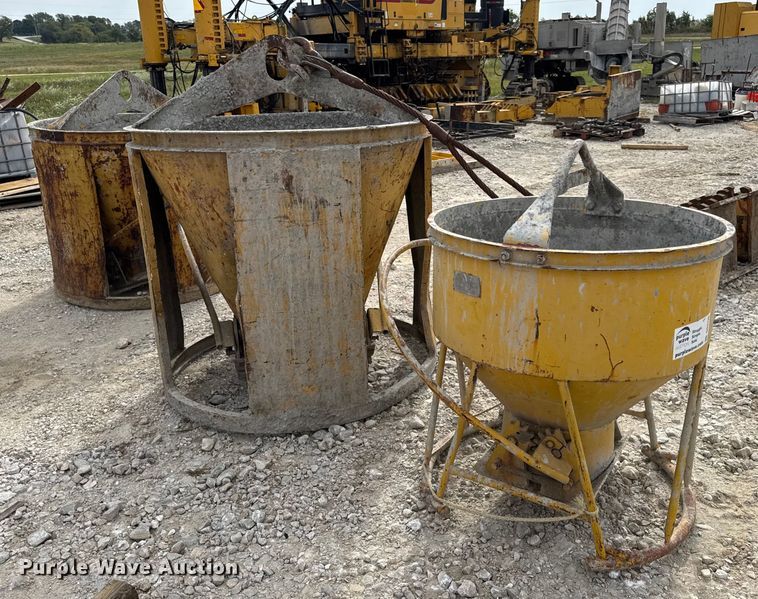 image for item DO2335 (3) Garbro concrete buckets