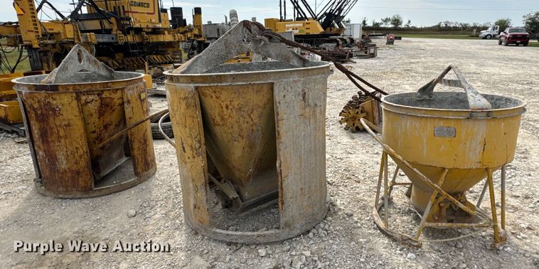 image for item DO2335 (3) Garbro concrete buckets