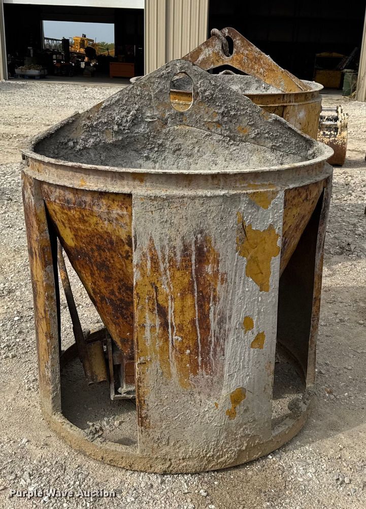 image for item DO2335 (3) Garbro concrete buckets