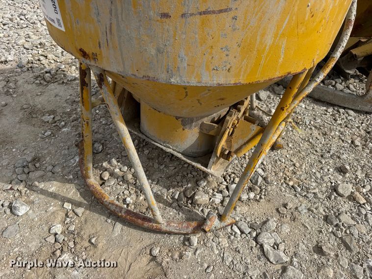 image for item DO2335 (3) Garbro concrete buckets