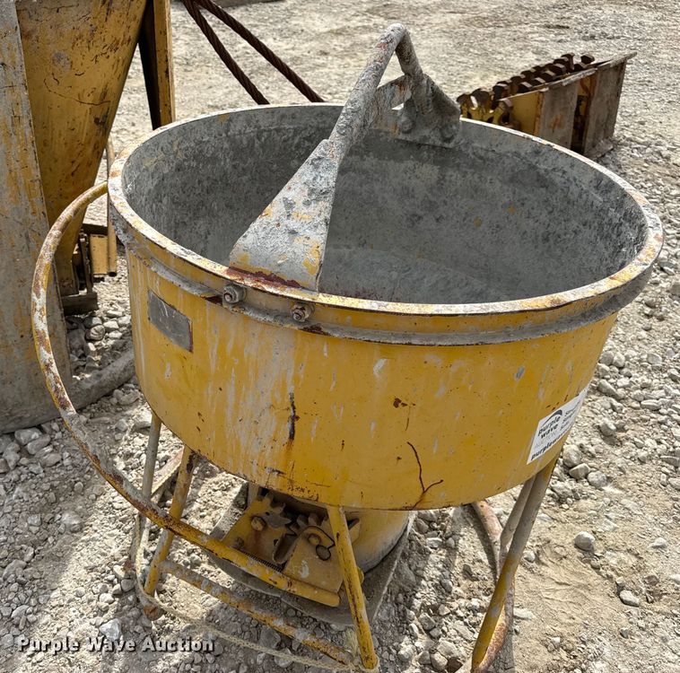 image for item DO2335 (3) Garbro concrete buckets