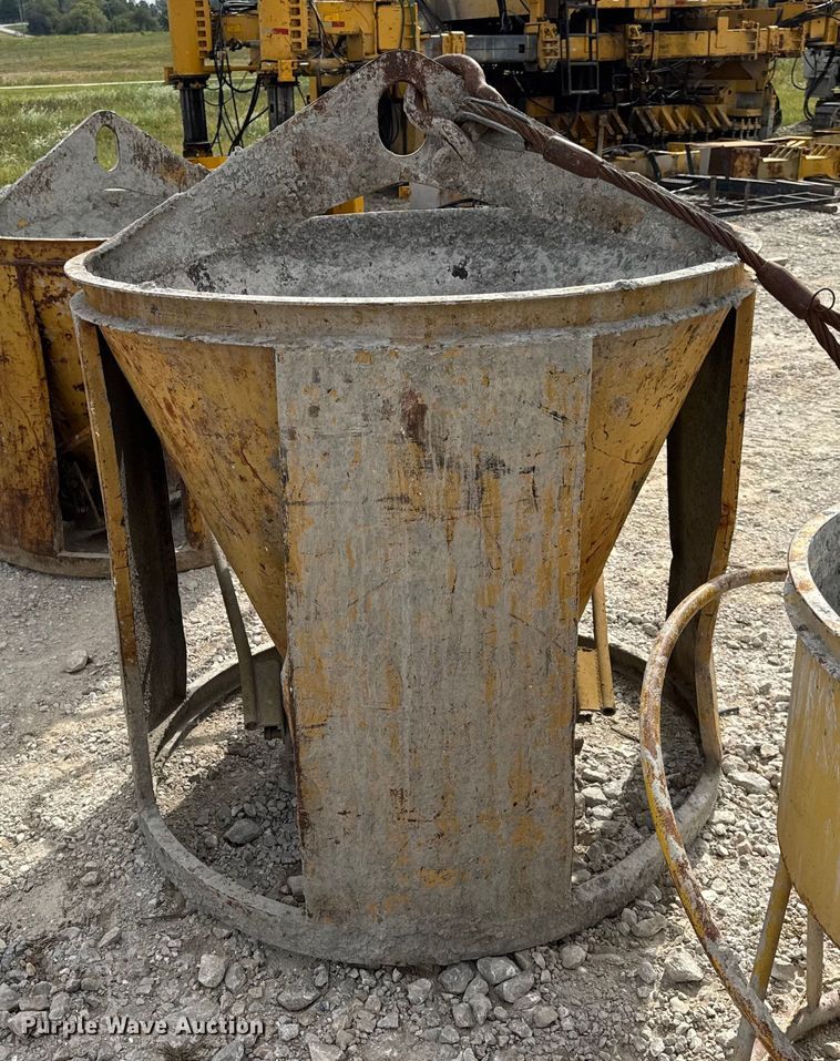 image for item DO2335 (3) Garbro concrete buckets