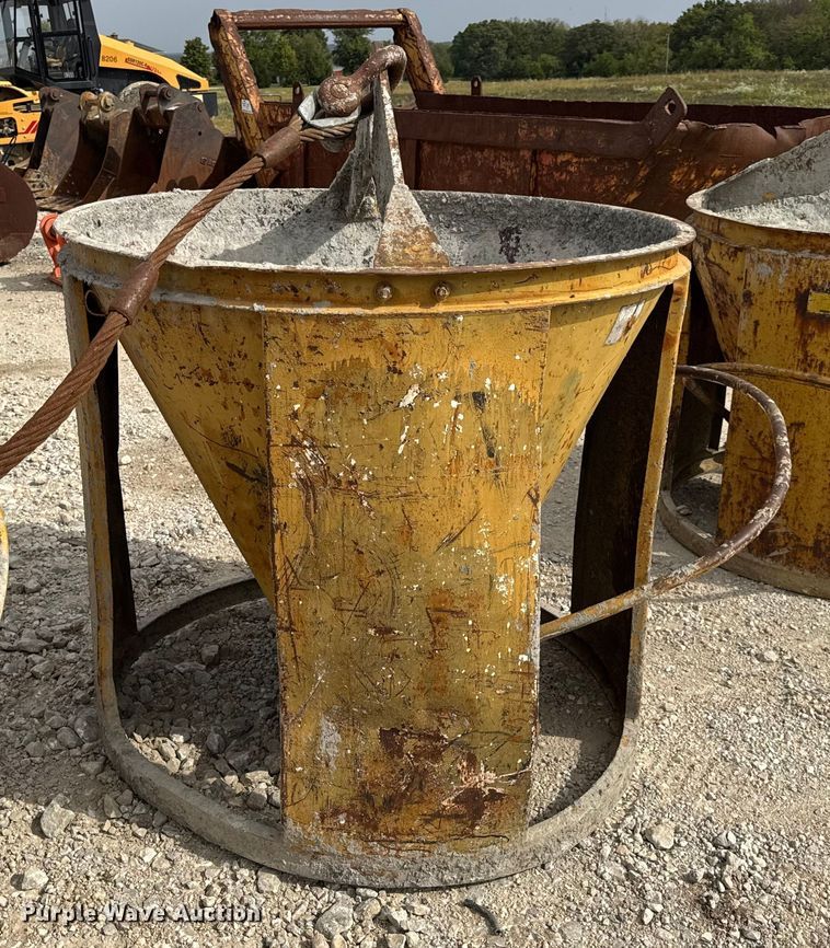 image for item DO2335 (3) Garbro concrete buckets