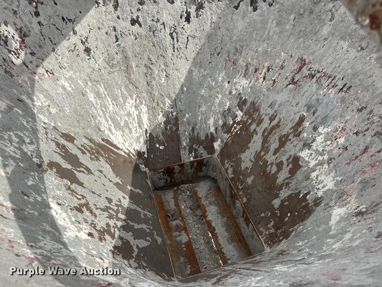 image for item DO2335 (3) Garbro concrete buckets