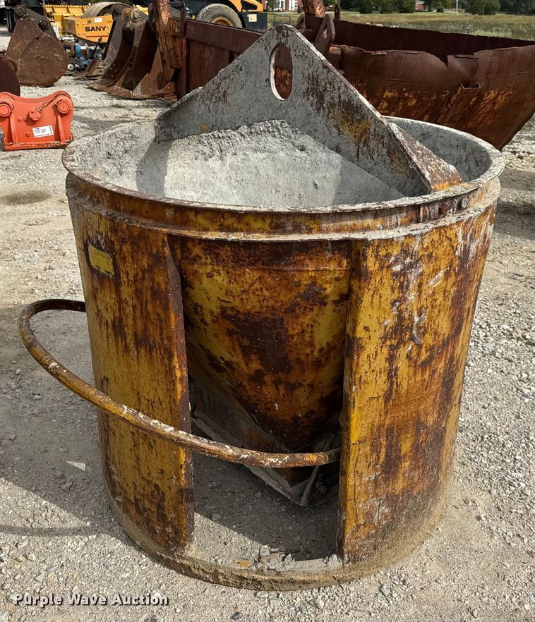 image for item DO2335 (3) Garbro concrete buckets