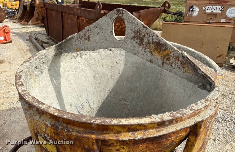 image for item DO2335 (3) Garbro concrete buckets