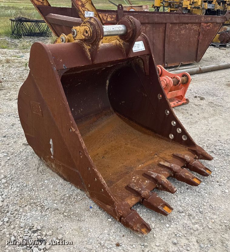 image for item DO2337 Caterpillar 3311907 excavator bucket