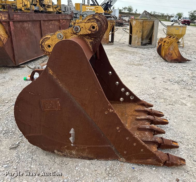 image for item DO2337 Caterpillar 3311907 excavator bucket