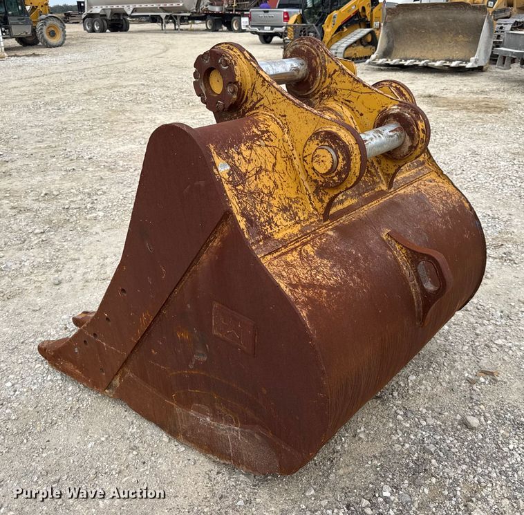 image for item DO2337 Caterpillar 3311907 excavator bucket