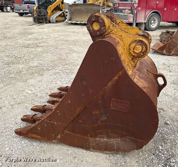 image for item DO2337 Caterpillar 3311907 excavator bucket