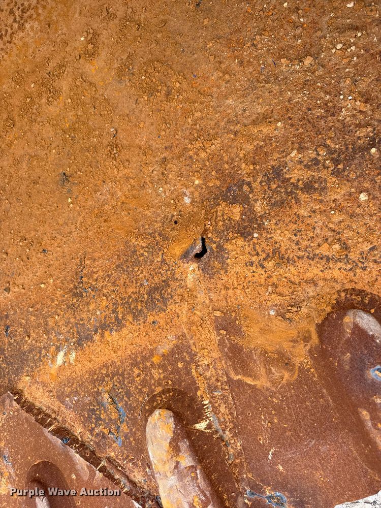 image for item DO2337 Caterpillar 3311907 excavator bucket