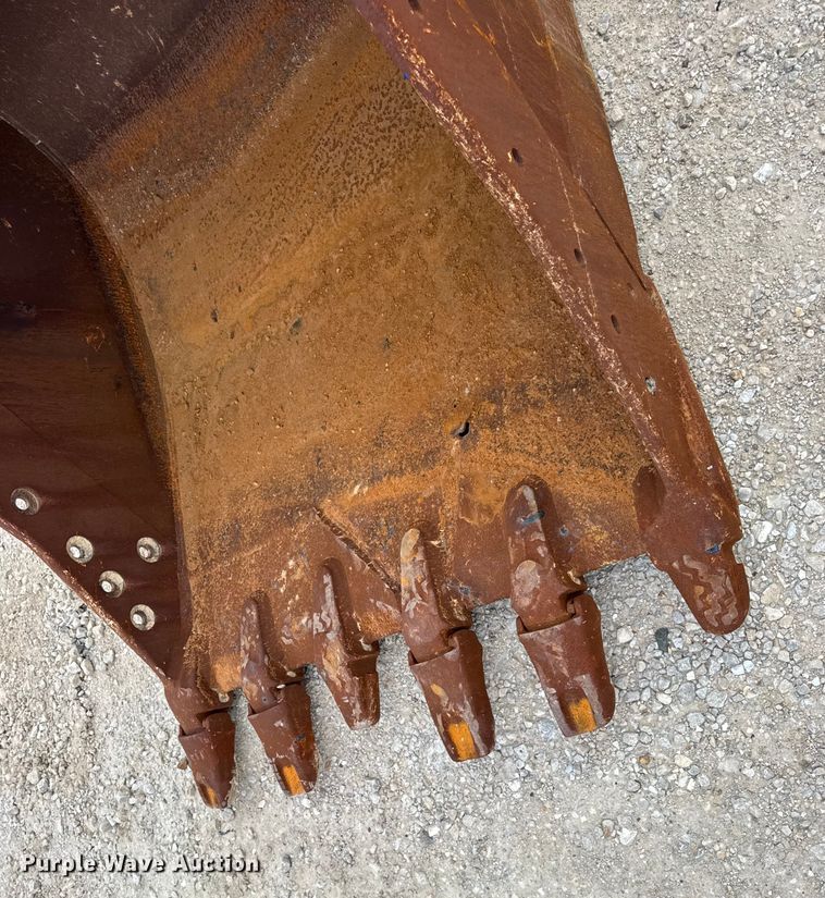 image for item DO2337 Caterpillar 3311907 excavator bucket