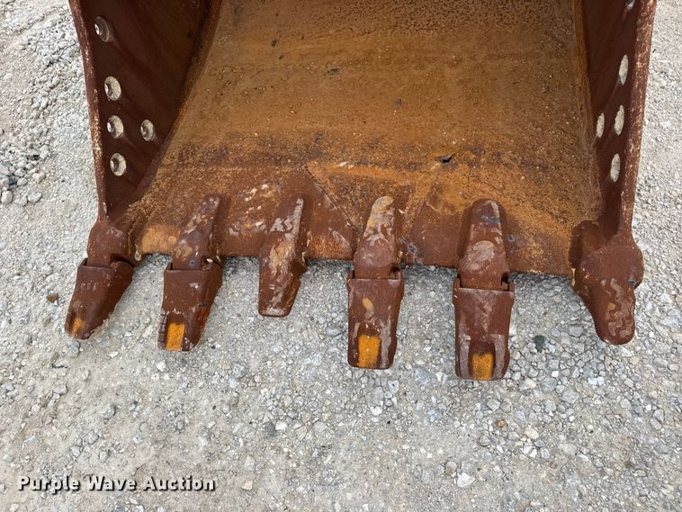 image for item DO2337 Caterpillar 3311907 excavator bucket