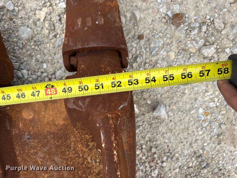 image for item DO2337 Caterpillar 3311907 excavator bucket