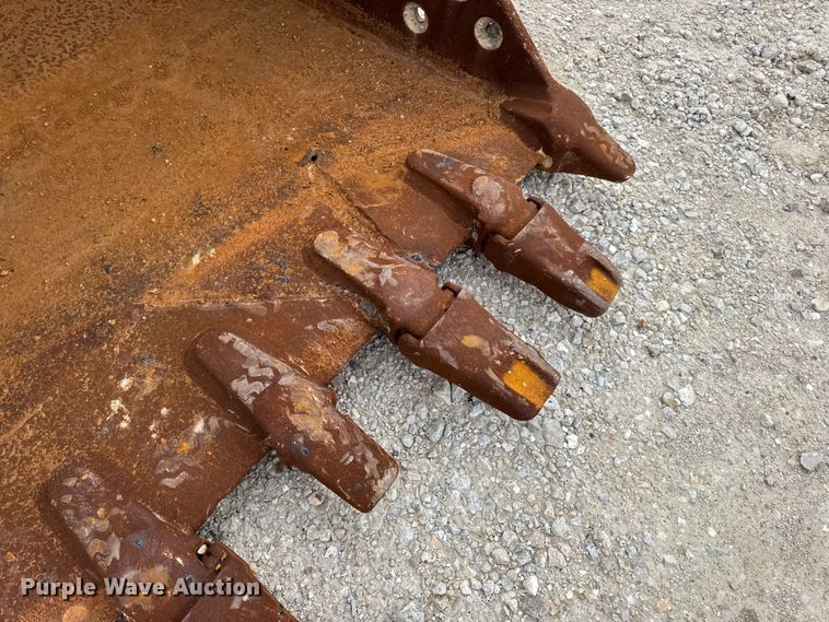 image for item DO2337 Caterpillar 3311907 excavator bucket