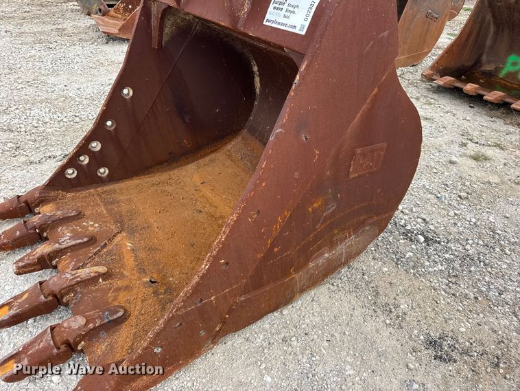 image for item DO2337 Caterpillar 3311907 excavator bucket