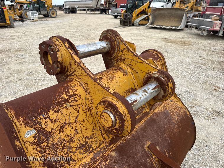 image for item DO2337 Caterpillar 3311907 excavator bucket