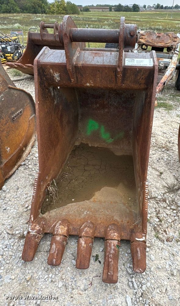 image for item DO2339 Esco excavator bucket