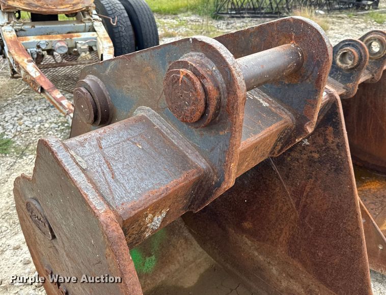 image for item DO2339 Esco excavator bucket