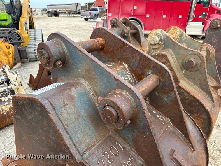 image for item DO2339 Esco excavator bucket