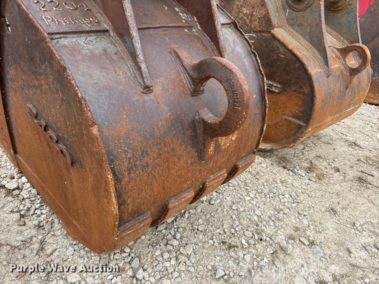 image for item DO2339 Esco excavator bucket