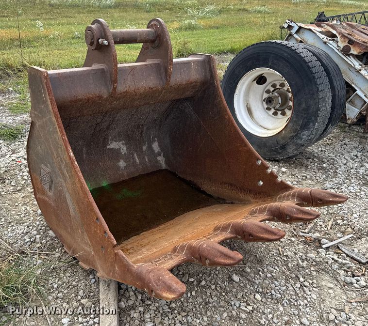 image for item DO2342 Hensley excavator bucket