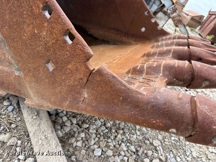 image for item DO2342 Hensley excavator bucket